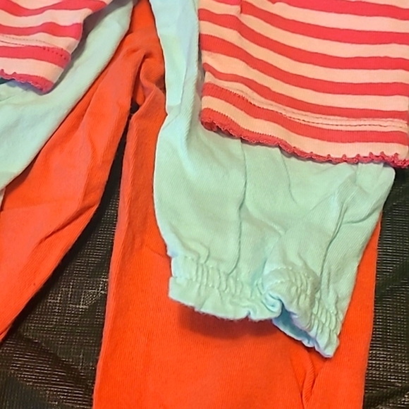 Carter's 3M Large Lot Girl Onesies and Bottoms - Picture 7 of 7